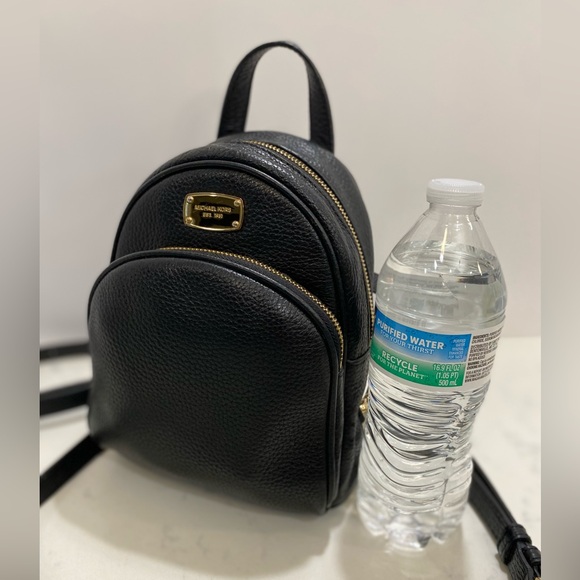 🚨SOLD 🚨👜MICHEAL KORS ✨semi new✨ MINI BACKPACK - Picture 11 of 13